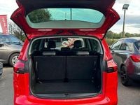 Used Vauxhall Zafira 140 HP (102 kW) 2016 Red MPV