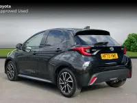 Second-hand Toyota Yaris Hybrid Design 116 CP (85 kW) 2023 Negru Hatchback