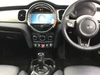 Usado Mini Cooper Exclusive 134 CV (98 kW) 2024 Azul Utilitario