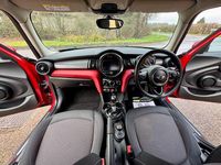 Used Mini Cooper Hatch 136 HP (100 kW) 2015 Red Hatchback