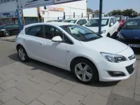 Used Vauxhall Astra SRi 2015 White Hatchback