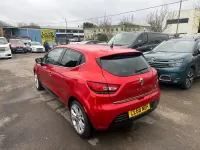 Used Renault Clio Iconic 90 HP (66 kW) 2018 Red Hatchback