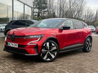 Begagnad Renault Megane E-Tech 159 kW (217 HK) 2024 Röd Halvkombi