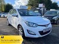 Used Hyundai i20 Active 85 HP (62 kW) 2013 White Hatchback