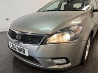 Used Kia Ceed 89 HP (65 kW) 2012 Silver Hatchback