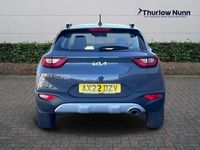 Usado Kia Stonic 99 HP (72 kW) 2022 Cinzento SUV