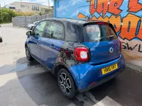 Used Smart ForFour Premium 71 HP (52 kW) 2016 Blue Hatchback
