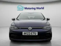 Second-hand VW Golf VIII R-line 150 CP (110 kW) 2023 Albastru Hatchback