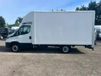Begagnad Iveco Daily 134 HK (98 kW) 2022 Vit Cab