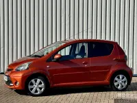 Used Toyota Aygo 68 HP (50 kW) 2012 Orange Hatchback