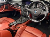 Begagnad BMW M3 Cabriolet Basis 445 HK (327 kW) 2013 Vit Cab