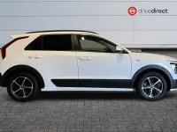 Used Kia Niro 2023 White SUV
