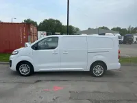 Used Vauxhall Vivaro 100 HP (73 kW) 2023 White MPV