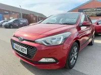 Used Hyundai i20 SE 84 HP (61 kW) 2015 Red Hatchback