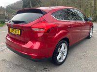 Used Ford Focus Titanium 120 HP (88 kW) 2015 Red Hatchback