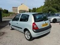 Used Renault Clio Dynamique 98 HP (72 kW) 2005 Silver Hatchback
