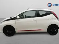 Second-hand Toyota Aygo x-press 69 CP (50 kW) 2018 Alb Hatchback
