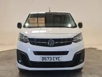 Used Vauxhall Vivaro 145 HP (106 kW) 2023 White MPV