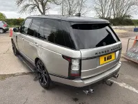 Begagnad Land Rover Range Rover SVAutobiography Dynamic Black 2017 Gul SUV