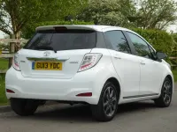 Used Toyota Yaris Trend 99 HP (72 kW) 2013 White Hatchback