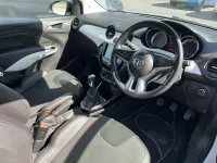 Usado Vauxhall Adam 2017 Blanco Utilitario