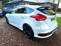 Usado Ford Focus ST 185 HP (136 kW) 2018 Branco Citadino