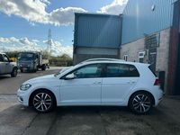 Used VW Golf VII SE 130 HP (95 kW) 2017 White Hatchback