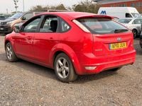 Używany Ford Focus 110 KM (80 kW) 2010 Czerwony Hatchback