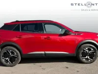Second-hand Peugeot e-2008 Allure 98 kW (134 CP) 2024 Roșu SUV