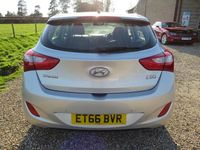 Used Hyundai i30 SE 110 HP (80 kW) 2016 Silver Hatchback