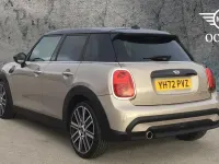 Usado Mini Cooper Exclusive 134 CV (98 kW) 2022 Gris Utilitario