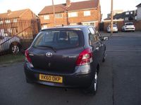 Used Toyota Yaris 99 HP (72 kW) 2010 Grey Hatchback