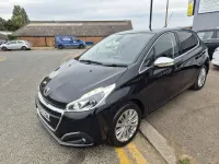 Used Peugeot 208 Allure 82 HP (60 kW) 2017 Black Hatchback