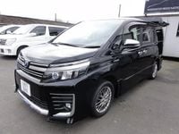 Begagnad Toyota Noah 2026 Svart