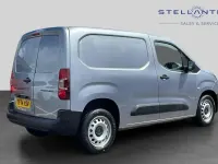 Używany Peugeot Partner S 101 KM (74 kW) 2024 Szary Minivan