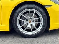 Used Porsche Cayman 300 HP (220 kW) 2022 Yellow Coupe