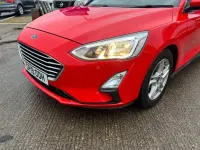 Gebraucht Ford Focus Zetec 100 PS (73 kW) 2019 Rot Kleinwagen