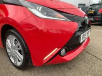 Used Toyota Aygo x-press 69 HP (50 kW) 2015 Red Hatchback