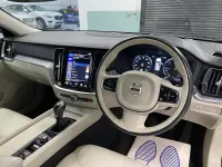 Usado Volvo V60 Momentum 150 CV (110 kW) 2019 Gris Familiar