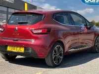 Used Renault Clio Signature 110 HP (80 kW) 2018 Red Hatchback