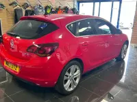 Used Vauxhall Astra SRi 125 HP (91 kW) 2010 Red Hatchback