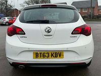 Used Vauxhall Astra SRi 140 HP (102 kW) 2013 White Hatchback
