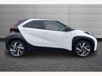 Used Toyota Aygo X 72 HP (52 kW) 2025 Pure white with black SUV
