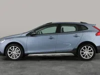 Used Volvo V40 Pro 152 HP (111 kW) 2016 Blue Hatchback