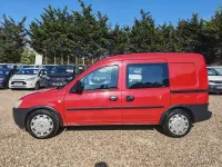 Used Vauxhall Combo 75 HP (55 kW) 2008 Red MPV