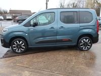 Begagnad Citroën Berlingo 128 HK (94 kW) 2024 Blå Minibuss
