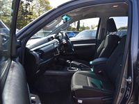 Usado Toyota HiLux 150 HP (110 kW) 2024 Cinzento Pickup