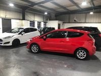 Used Ford Fiesta Zetec 100 HP (73 kW) 2018 Red Hatchback