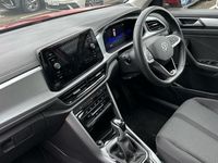 Used VW T-Roc Life 150 HP (110 kW) 2023 Red SUV