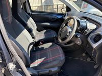 Used Peugeot 108 Active 68 HP (50 kW) 2015 Blue Hatchback